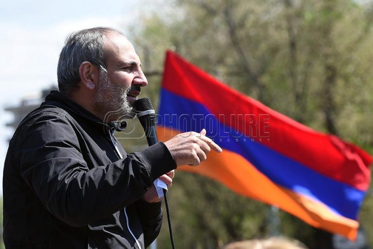 Premierul interimar Nikol Pashinyan acuză Azerbaidjanul de a se fi ‘infiltrat’ în Armenia
