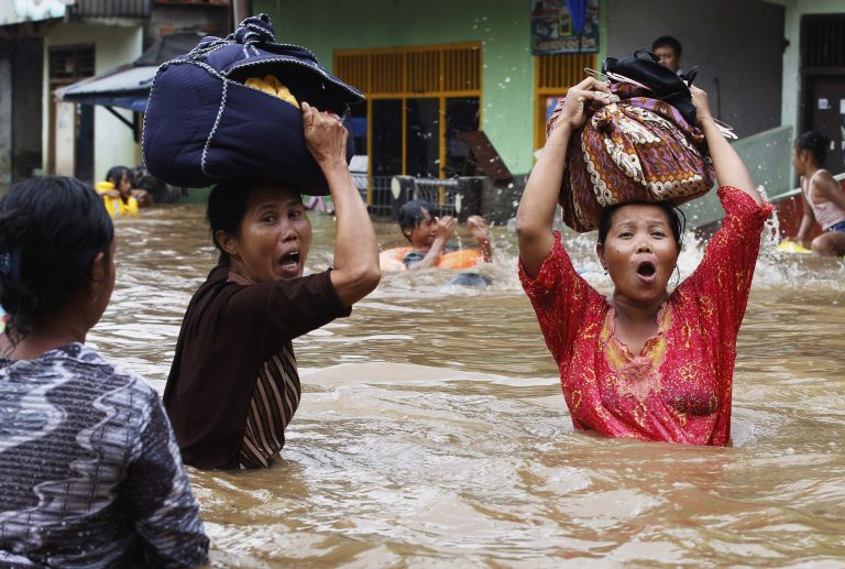 Inundațiile din Malaezia au ucis 5 persoane și peste 3000 de oameni sunt evacuați