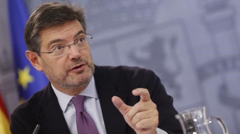 Magistraţi spanioli cer demisia ministrului Justiţiei Rafael Catala