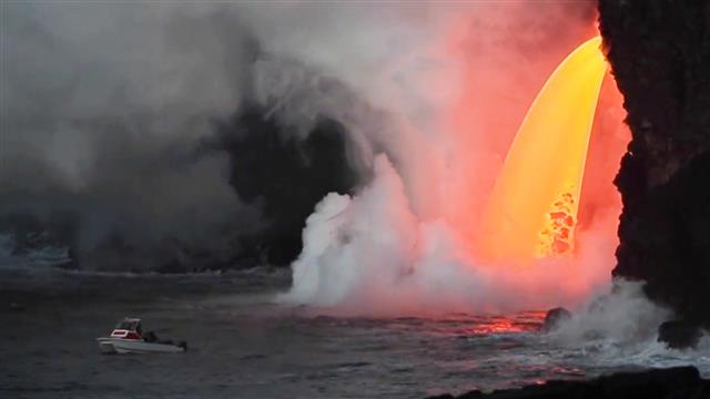 Hawaii: Lava vulcanului Kilauea amenință o uzină geotermală de pe Insula Mare