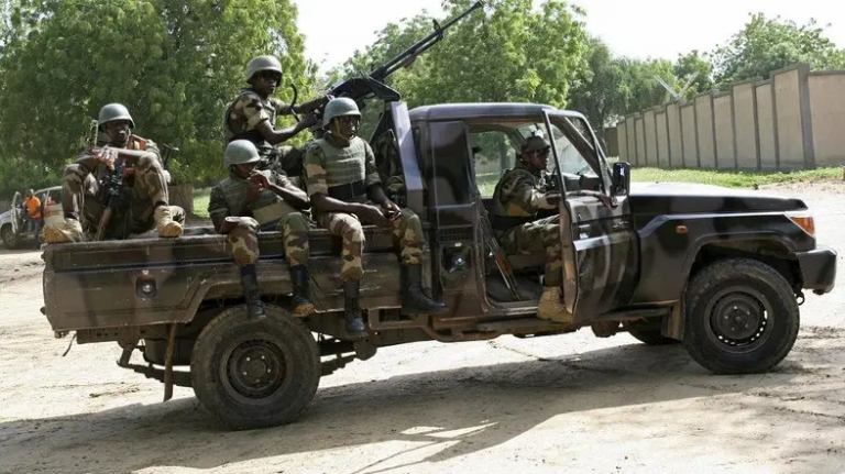 Doi ostatici străini, un american şi un francez, au fost eliberaţi în Niger