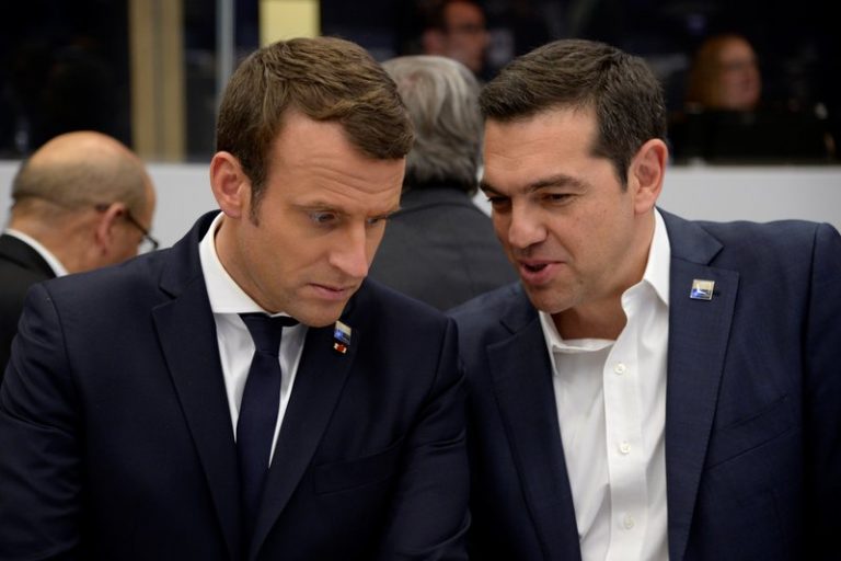 Macron pleacă în Grecia pentru a marca sfârşitul crizei economice
