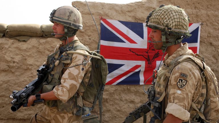 Londra îşi suplimentează efectivul de militari din Afganistan