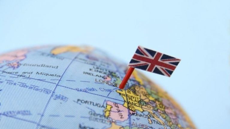 Guvernul britanic oferă parlamentarilor posibilitatea de a superviza într-o mai mare măsură Brexitul