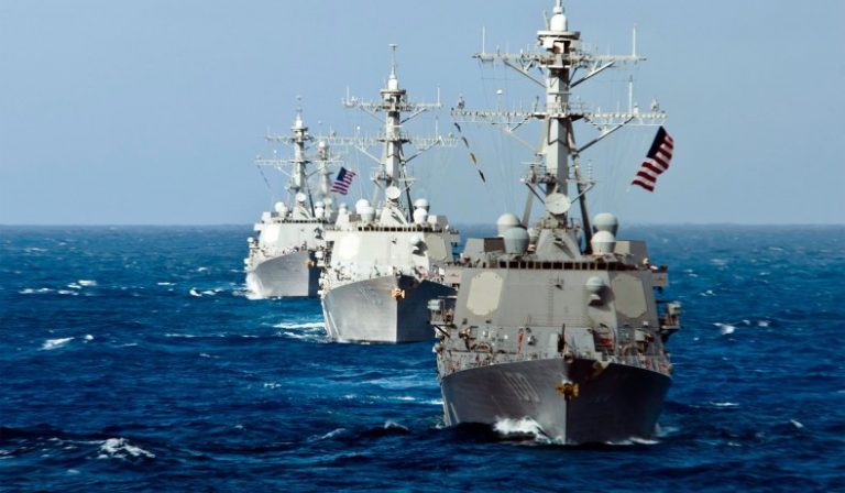 Beijingul reacţionează după ce SUA au trimis nave de război în Marea Chinei de Sud