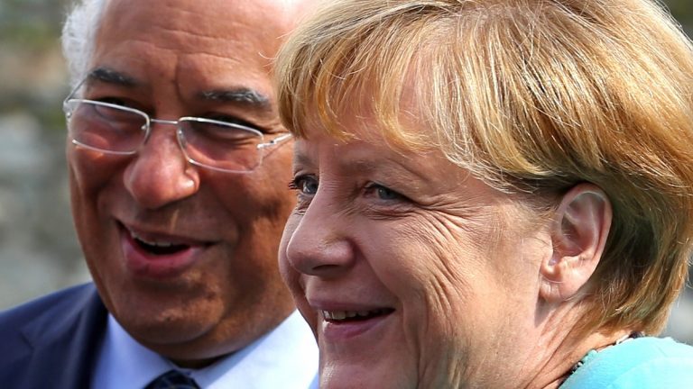 Prima vizită a lui Merkel în Portugalia de la sfârşitul crizei euro