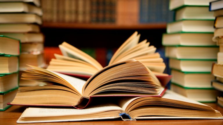 Scriitori şi editori ruşi solicită catalogarea cărţilor drept ‘bunuri de primă necesitate’