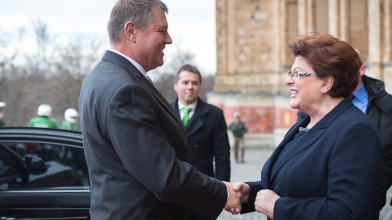 Klaus Iohannis a decorat-o pe Barbara Stamm