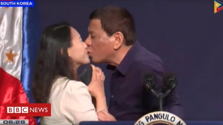 Rodrigo Duterte dă o lege care pedepseşte remarcile şi gesturile sexiste