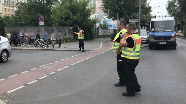 UPDATE.’Situaţie periculoasă!’ Poliţia germană A ÎNCHIS o şcoală din centrul Berlinului (VIDEO)