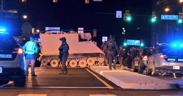 Ca-n filmele americane! VIDEO – Un soldat a furat un tanc şi a fost urmărit mai multe ore în centrul oraşului Richmond