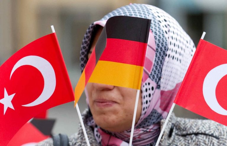 Milioane de turci din Germania vor vota la alegerile din Turcia