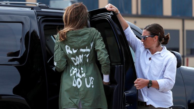 Mesaj scandalos purtat de Melania Trump la frontiera cu Mexicul