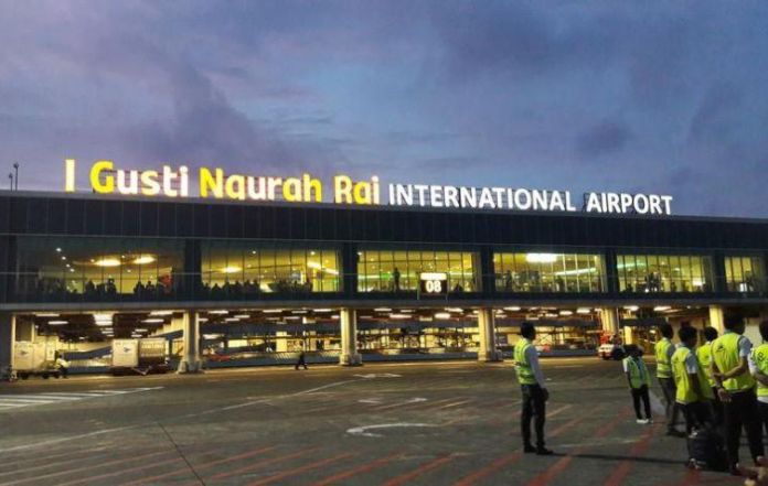 Zeci de mii de turişti răsuflă uşuraţi: Aeroportul din Bali a fost redeschis