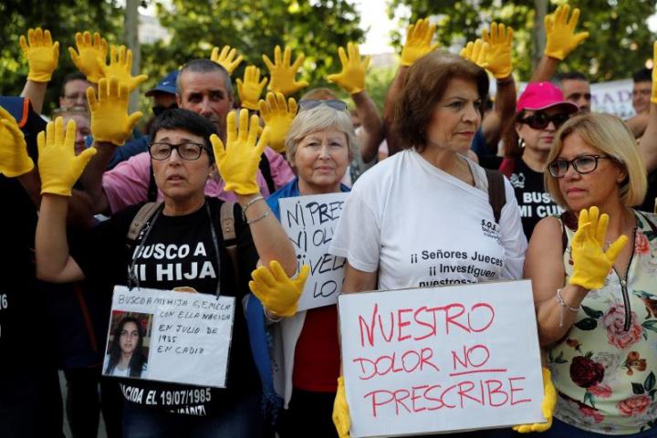 Spania deschide primul proces în cazul bebeluşilor furaţi de regimul Franco