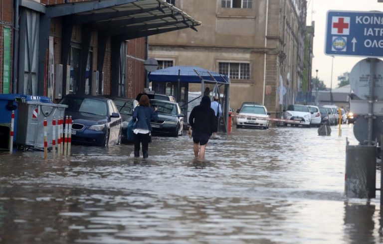 Cel puţin doi morți în urma inundațiilor severe care s-au produs în insula Creta