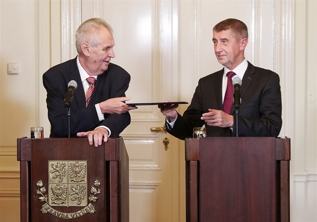 Zeman anunţă cu cine va vota la alegerile prezidenţiale din Cehia