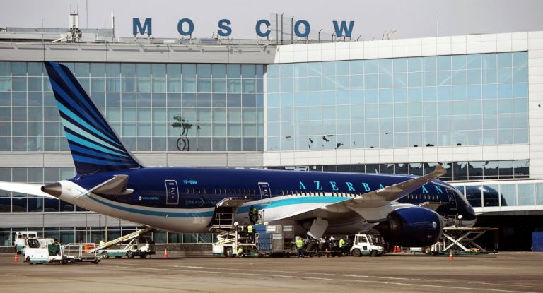 Un bărbat a fost reţinut pe aeroportul din Moscova după ce a ameninţat că va detona o bombă