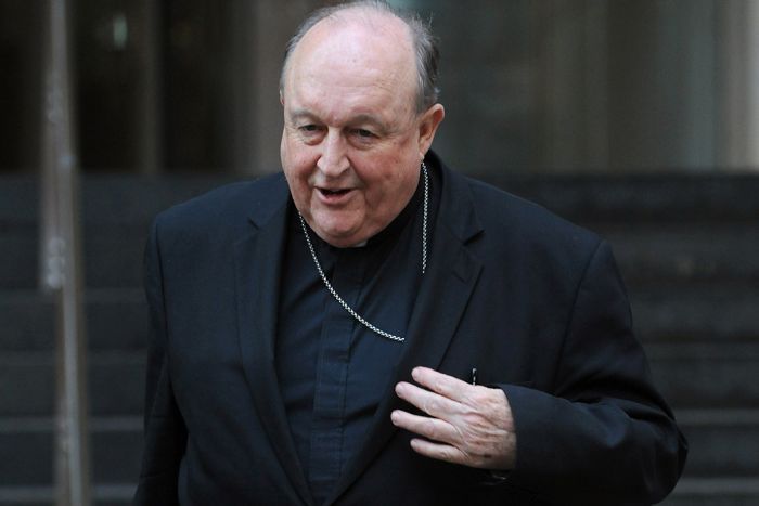 Un arhiepiscop australian, condamnat pentru că a ţinut secrete abuzurile preoţilor pedofili