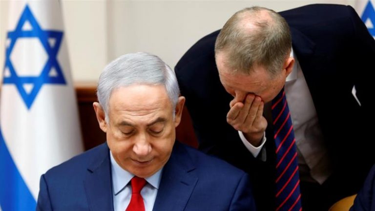 Un lider important al coaliţiei din Israel anunţă în ce condiţii va demisiona Netanyahu