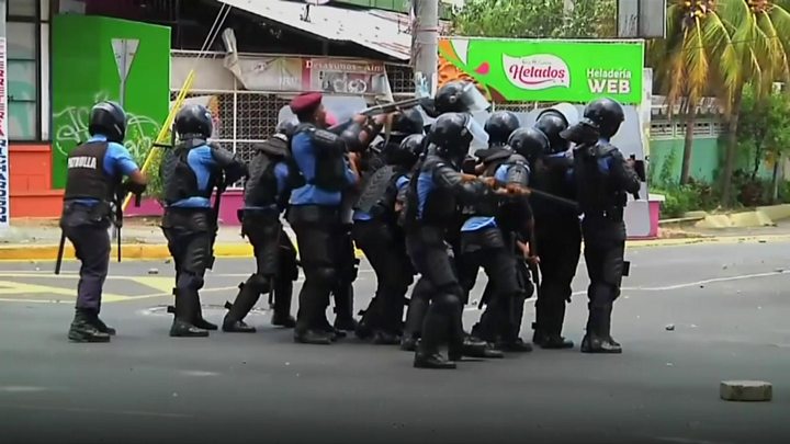 Patru poliţişti şi un manifestant au murit în confruntările violente din Nicaragua