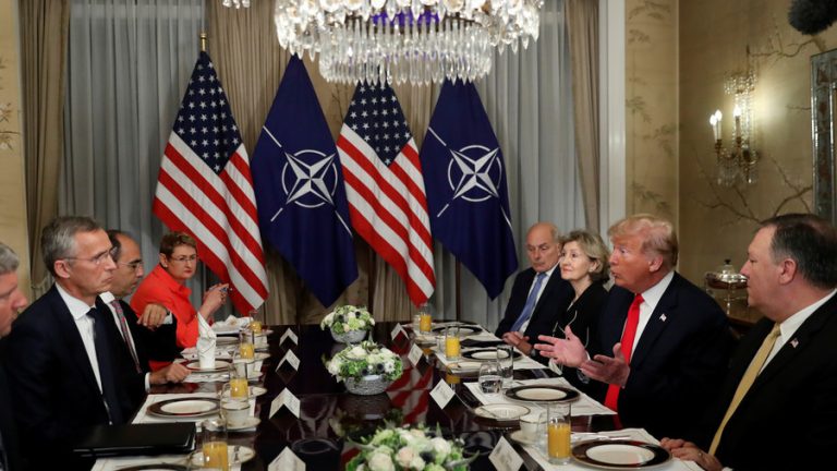Summitul NATO începe cu o declaraţie grea: ‘Germania este PRIZONIERA Rusiei’