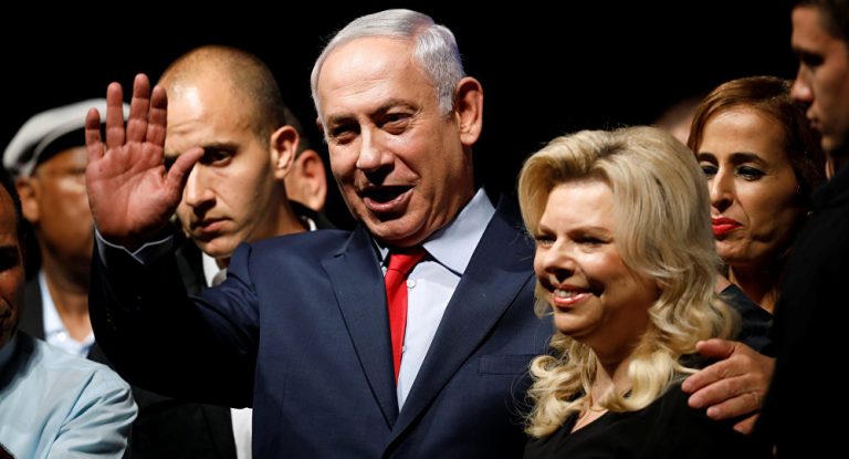 Probleme mari cu justiţia în familia premierului israelian. SOŢIA lui Netanyahu ar putea fi INCULPATĂ