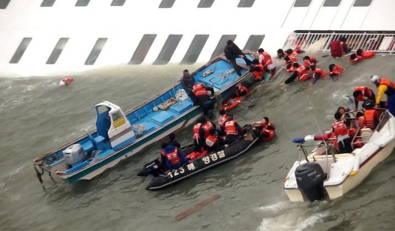 Un tribunal sud-coreean ordonă plata de compensații pentru victimele de pe feribotul Sewol