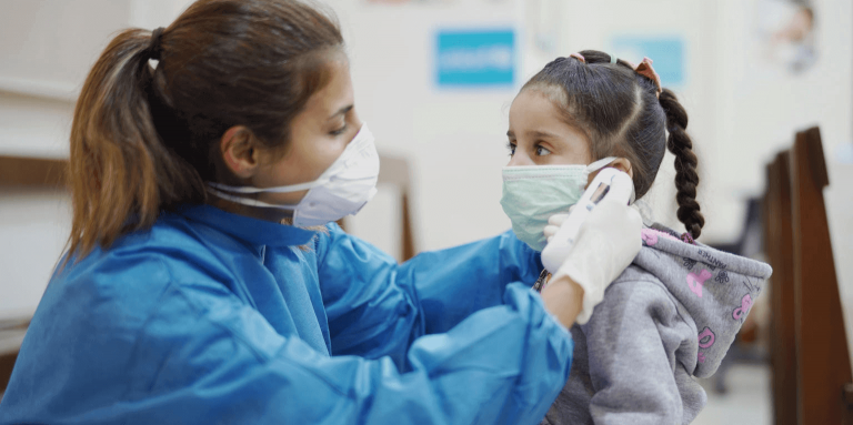Pandemia amenință progresele făcute în privinţa sănătăţii femeilor şi copiilor