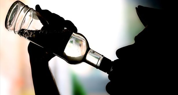 Un bărbat din Briceni pusese pe roate o afacere cu alcool contrafăcut