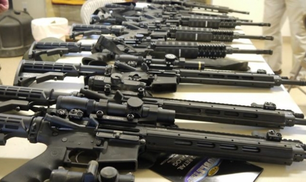 Jumătate de tonă de accesorii pentru arme din SUA pentru Austria, confiscată în Germania