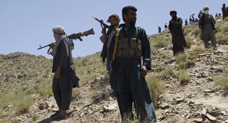 Talibanii discută cu lideri politici afgani, inclusiv cu fostul preşedinte Hamid Karzai