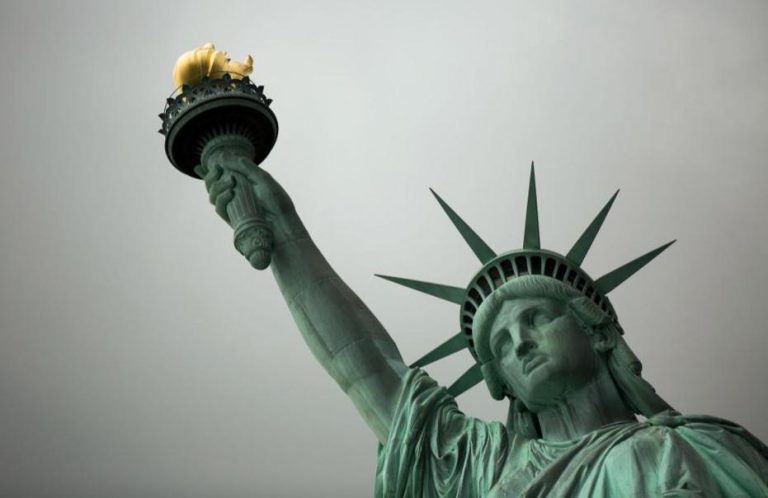 Franţa trimite în SUA o ‘soră mai mică’ a Statuii Libertăţii