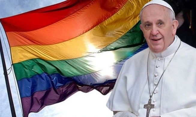 Comunitatea LGBT este scoasă din sărite de ultimele declarații ale Papei Francisc: ‘Copiii gay ar trebui duși la psihiatru!’