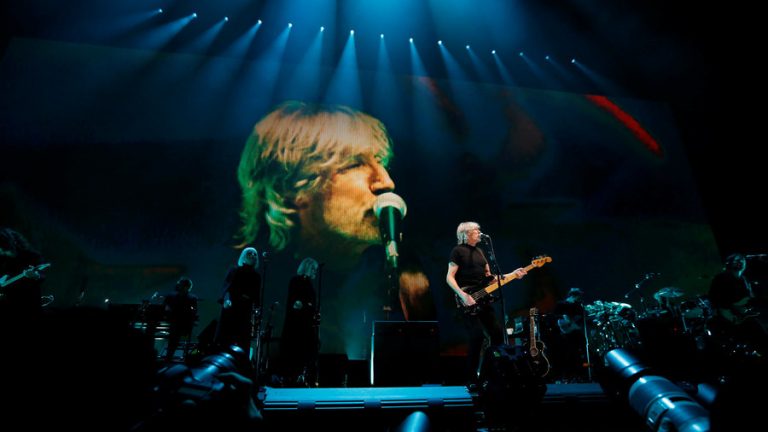 Liderul formaţiei Pink Floyd provoacă stupoare în Ucraina: ‘Crimeea aparține Rusiei!’