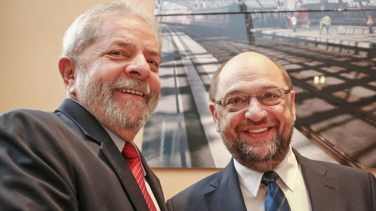 Martin Schulz l-a vizitat în spatele gratiilor pe fostul președinte al Braziliei
