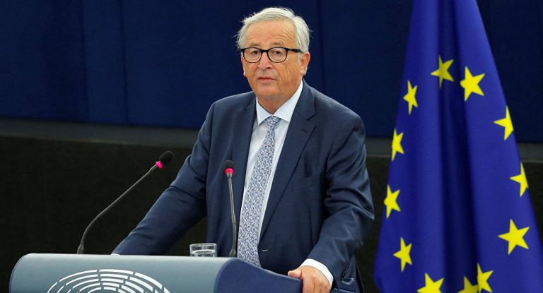 Juncker cere Italiei să facă eforturi suplimentare pentru a menţine viabilitatea creşterii economice