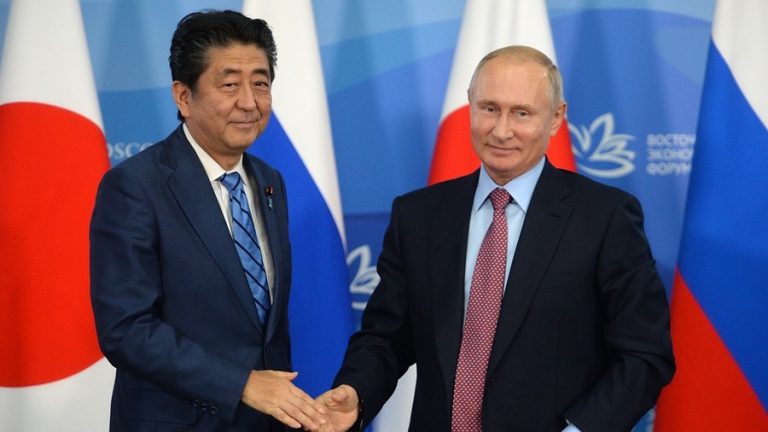 Shinzo Abe şi Vladimir Putin au convenit să coopereze în eforturile împotriva coronavirusului