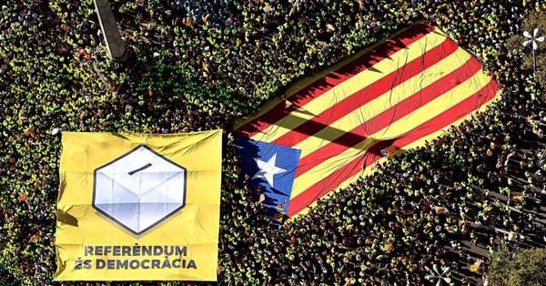 Mii de catalani au ieşit în stradă pentru a protesta faţă de arestarea preventivă a doi lideri separatişti