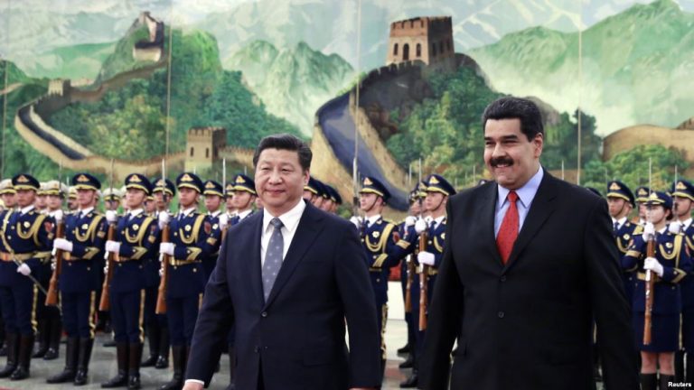 Nicolas Maduro aduce osanale la mausoleul lui Mao din Beijing