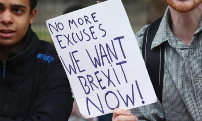 Susţinătorii Brexit-ului au demarat o campanie împotriva planului elaborat de guvrnul May