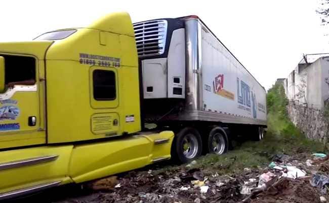 Scandal morbid în Mexic. Un camion plin cu sute de cadavre circula pe străzile din Guadalajara