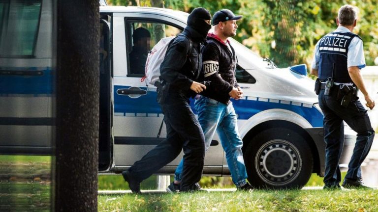 Extremiștii germani sunt judecați pentru un complot împotriva migranților