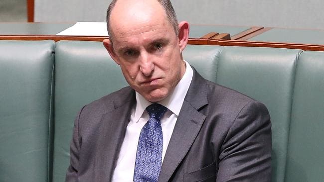 Îşi bate joc de banii contribuabililor! Un ministru australian este aprig criticat pentru factura uriaşă la internet