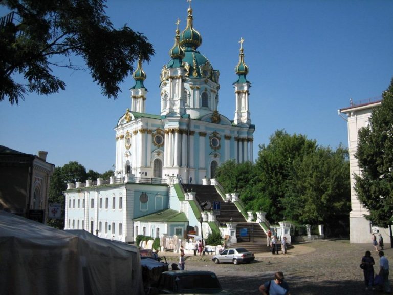 Ucraina cedează Patriarhiei Constantinopolului o biserică emblematică din Kiev