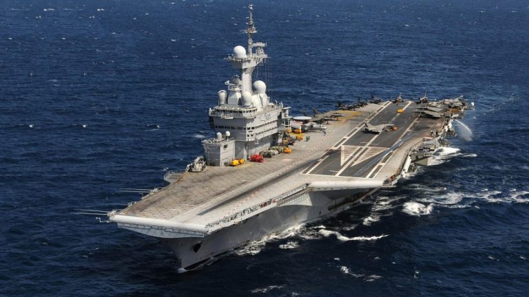 După mai multe luni de lucrări şi teste, portavionul Charles-de-Gaulle revine în Mediterană