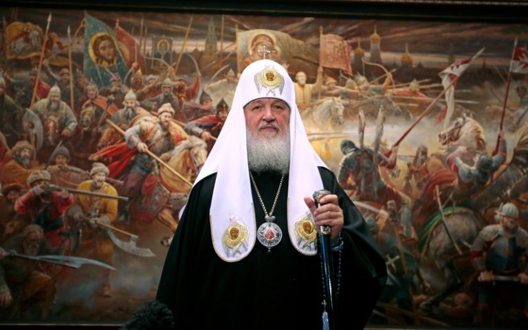 Liderul Biserii Ortodoxe Ruse a căzut în timpul unei procesiuni religioase