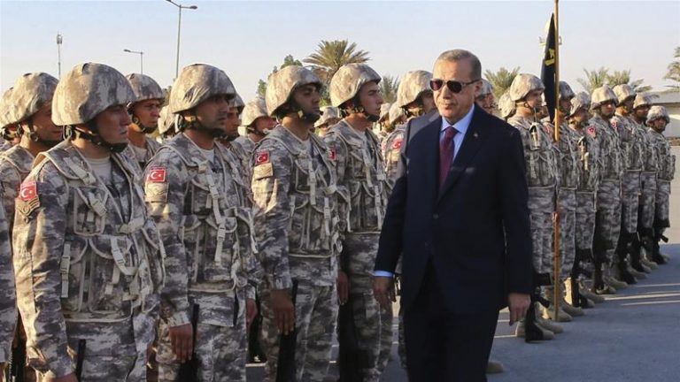 Turcia nici nu vrea să audă de închiderea bazei sale militare din Qatar