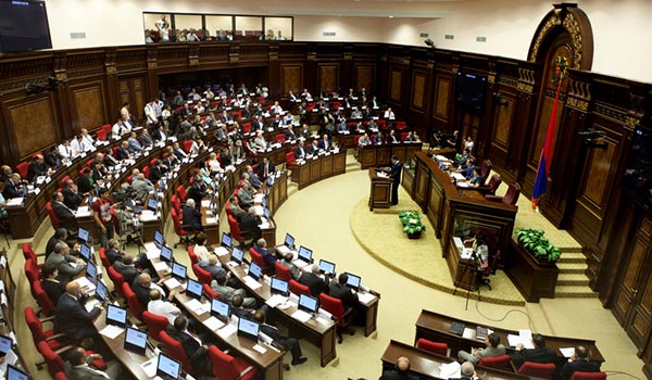 Parlamentul Armeniei a fost dizolvat! Urmează alegeri anticipate
