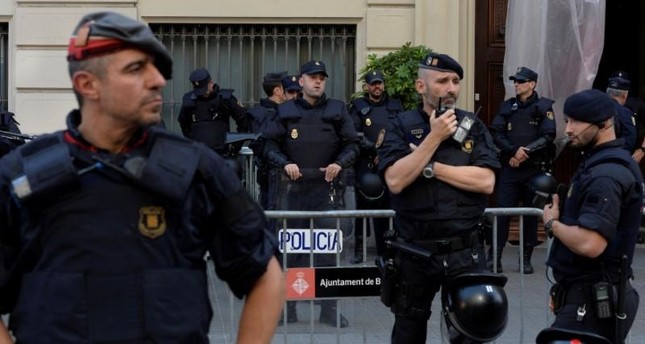 Autorităţile spaniole au arestat două persoane pentru trafic de material militar către Rusia